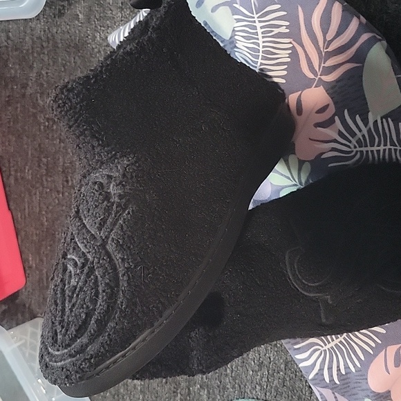 Victoria secret slipper booties - Picture 3 of 6